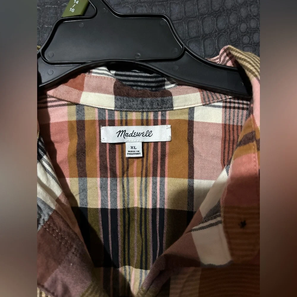 Madewell long sleeve button up ✨ - Picture 3 of 3